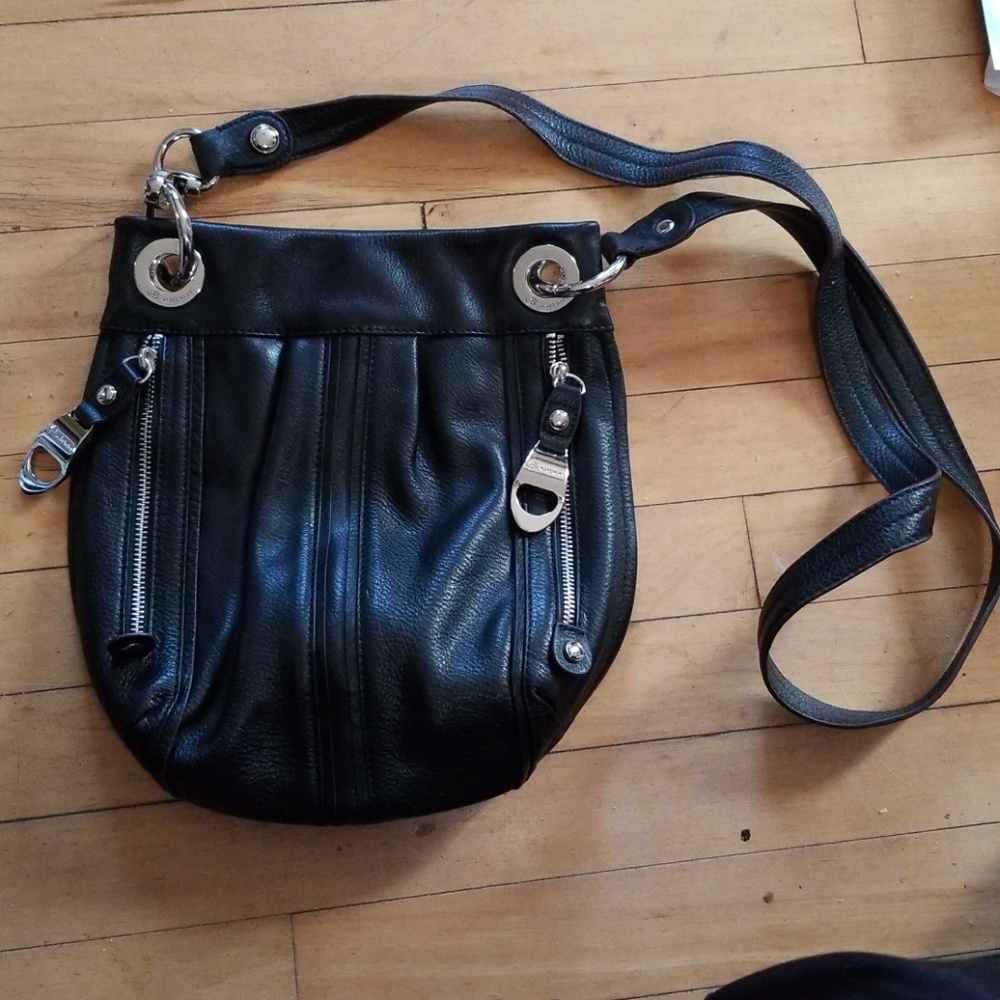 B. Makowsky. Crossbody